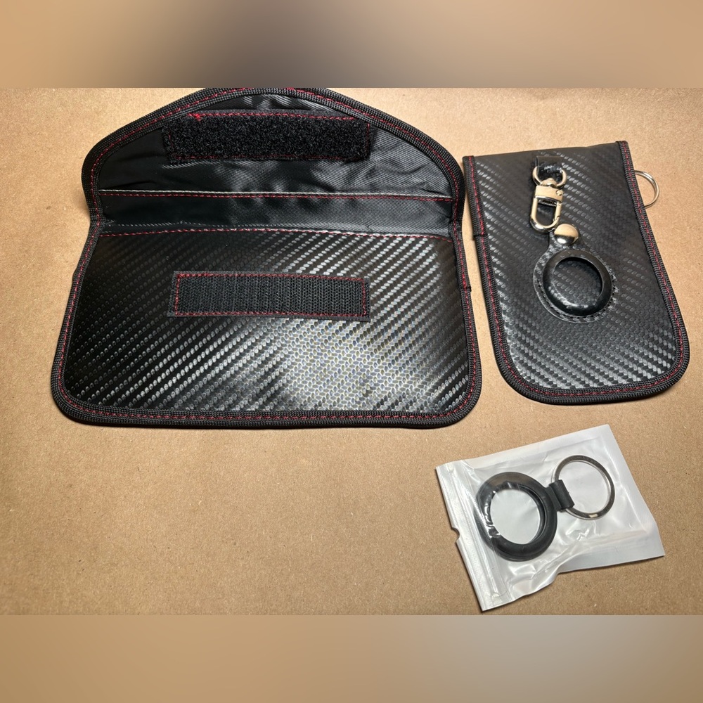 Airtag Wallet Case Leather Carbon Fibre Card Holder Magnetic Air Tag Cover